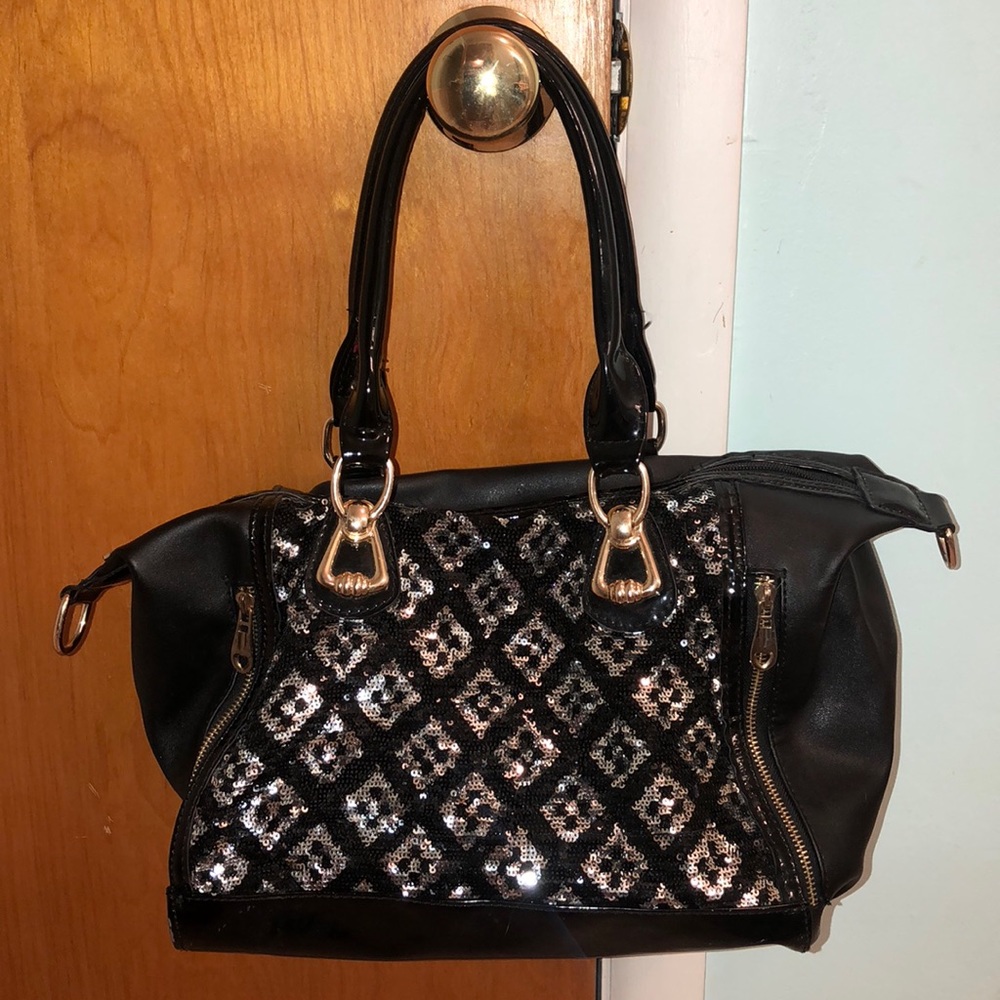Black, gold, & silver purse!